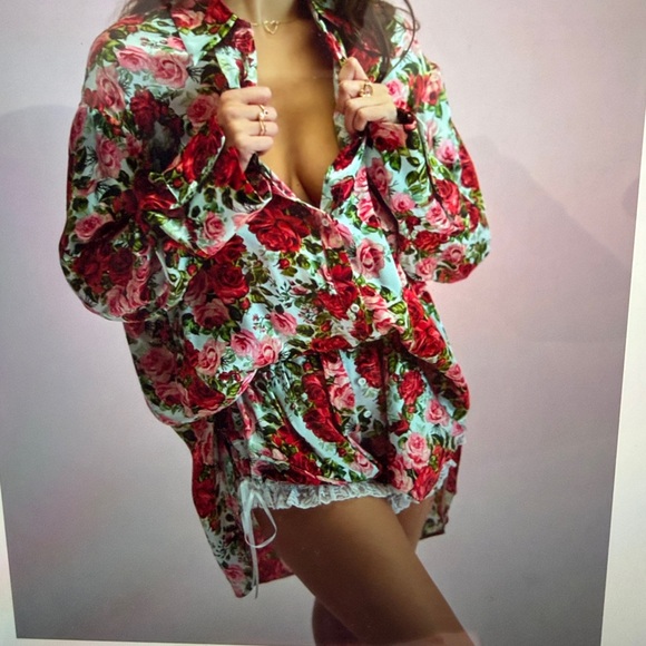 Selkie Roses are red silk slumber party set - Picture 10 of 15